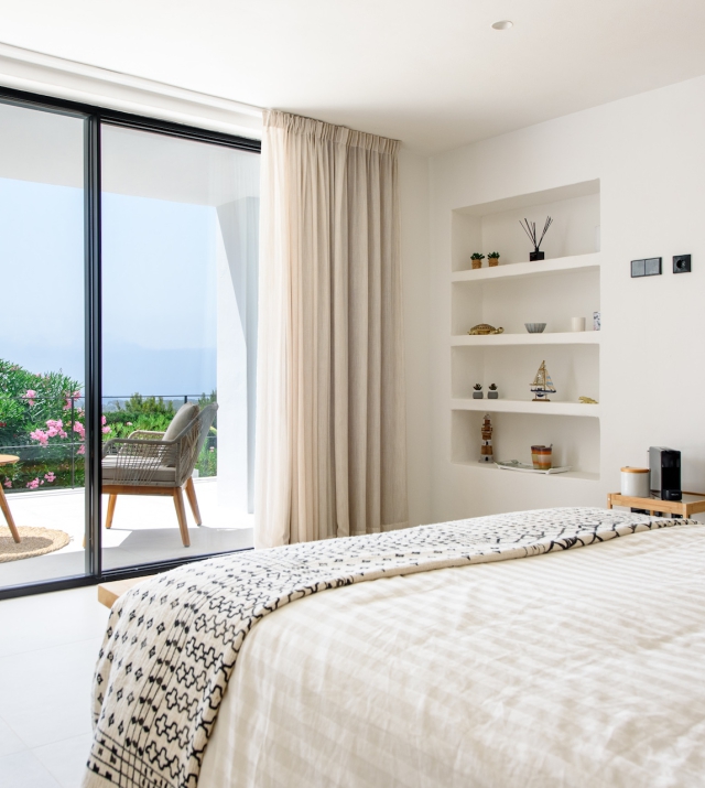 Resa estates huis kopen Ibiza es cubells villa bedroom 1.jpg